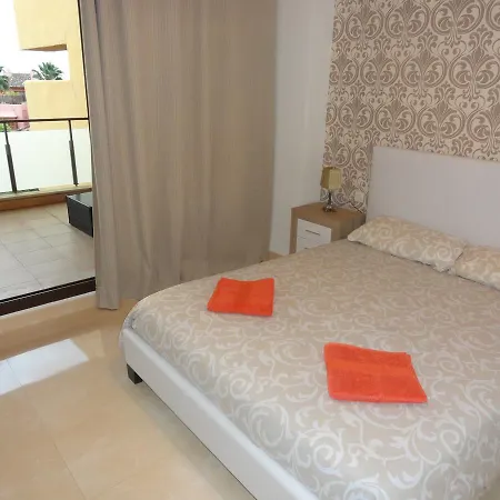 Salinas Apartment *
